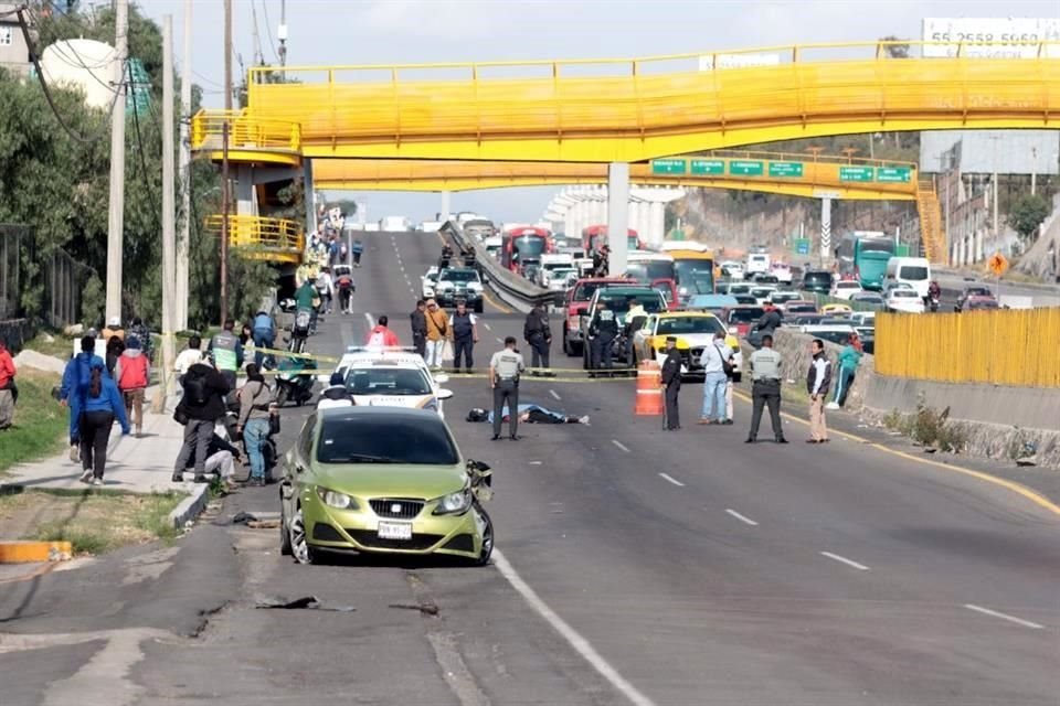 Un motociclista murió luego de ser atropellado por un vehículo particular; el conductor escapó de el lugar.