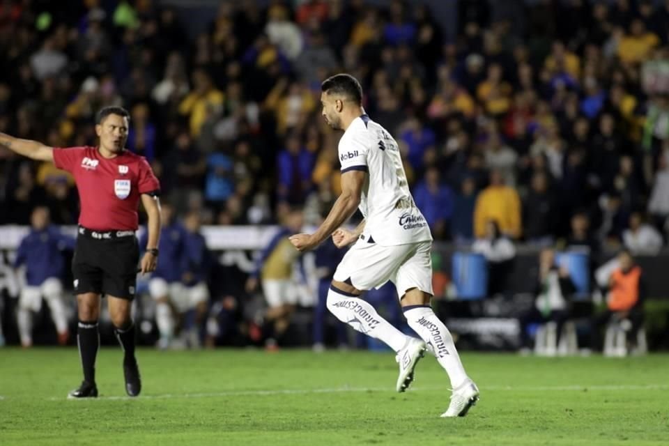 Pero momentos después, Gabriel Fernández puso el primer gol del encuentro tras un cabezazo.