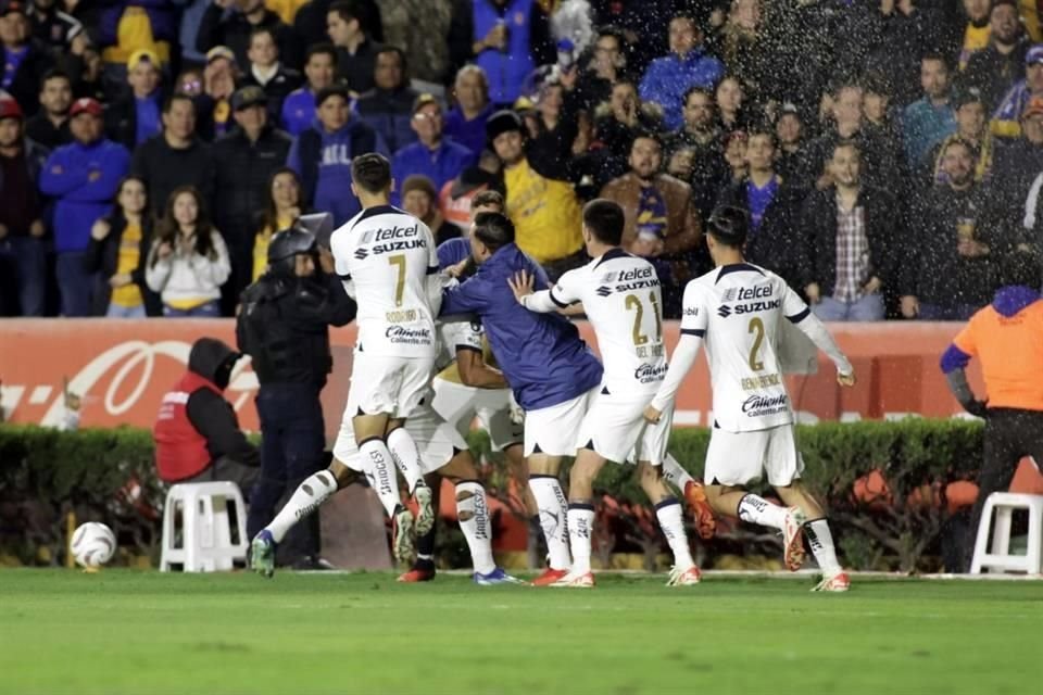 Pero momentos después, Gabriel Fernández puso el primer gol del encuentro tras un cabezazo.