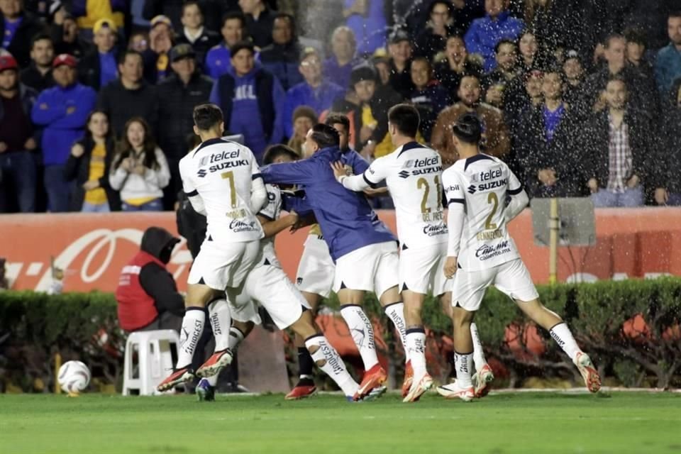Pero momentos después, Gabriel Fernández puso el primer gol del encuentro tras un cabezazo.