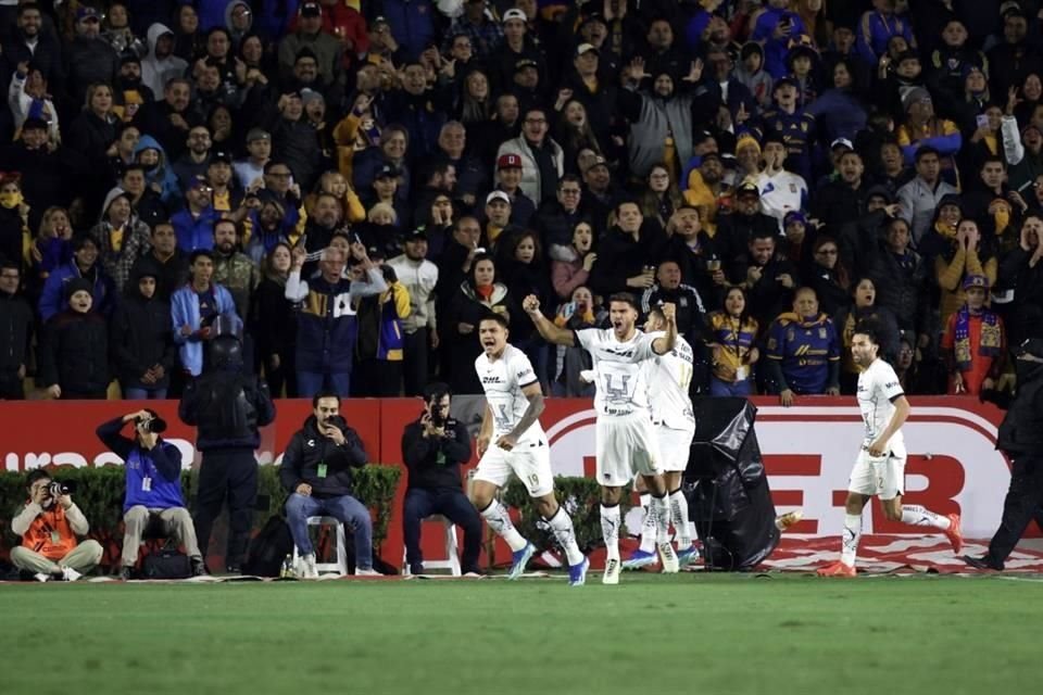 Pero momentos después, Gabriel Fernández puso el primer gol del encuentro tras un cabezazo.