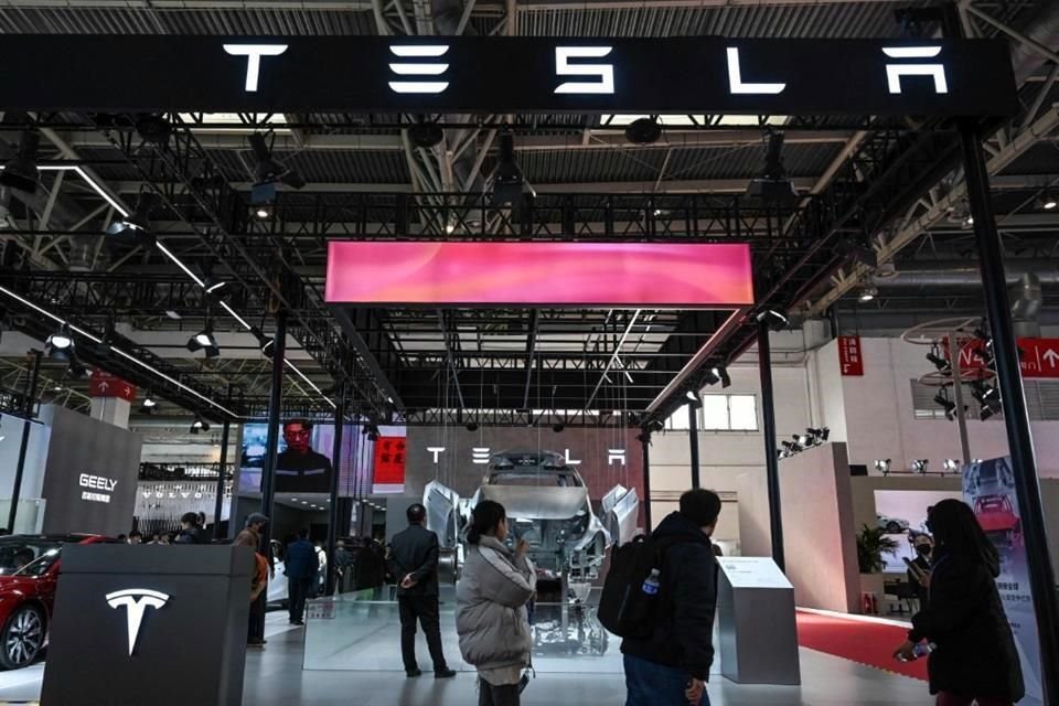 Fondos de pensiones nórdicos buscan instar a la dirección de Tesla a buscar una solución al conflicto laboral en Suecia.