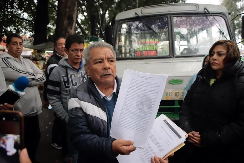 Operadores del Transporte Público se manifiestan en sur de la CDMX contra Andrés Lajous a defensa de las expropiaciones de sus concesiones.