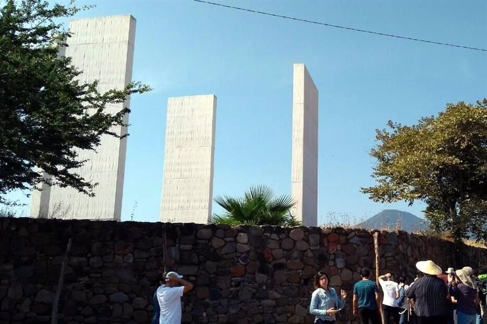 Monumento a la Gratitud, diseñado por Tatiana Bilbao, que forma parte de la Ruta del Peregrino en Talpa, Jalisco.