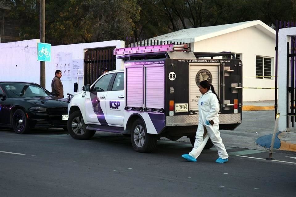 Los peritos indagaron los cuerpos de dos hombres, identificados por los familiares como  José Manuel y 'Pancho'.