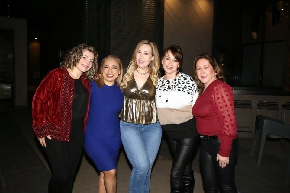 Samantha Arizpe, Marilu Juárez, Analia Quiroga, Manola Gutiérrez y Samantha García