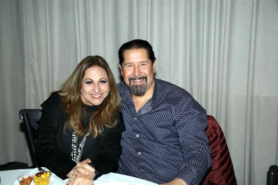 Karla Treviño y César de la Peña