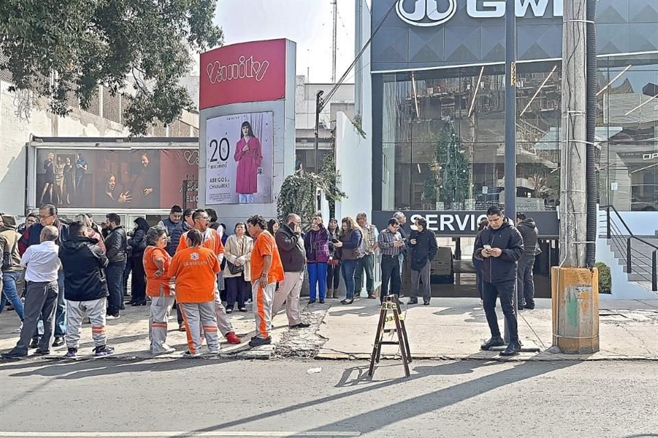 Varios capitalinos que estaban en el oriente de la Ciudad fueron evacuados.