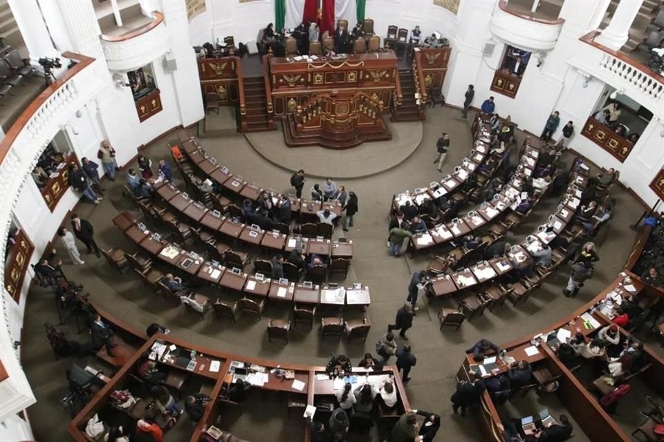 El periodo extraordinario deberá de realizarse antes del 15 y después del 10 de enero, cuando se reanuden las actividades legislativas. 