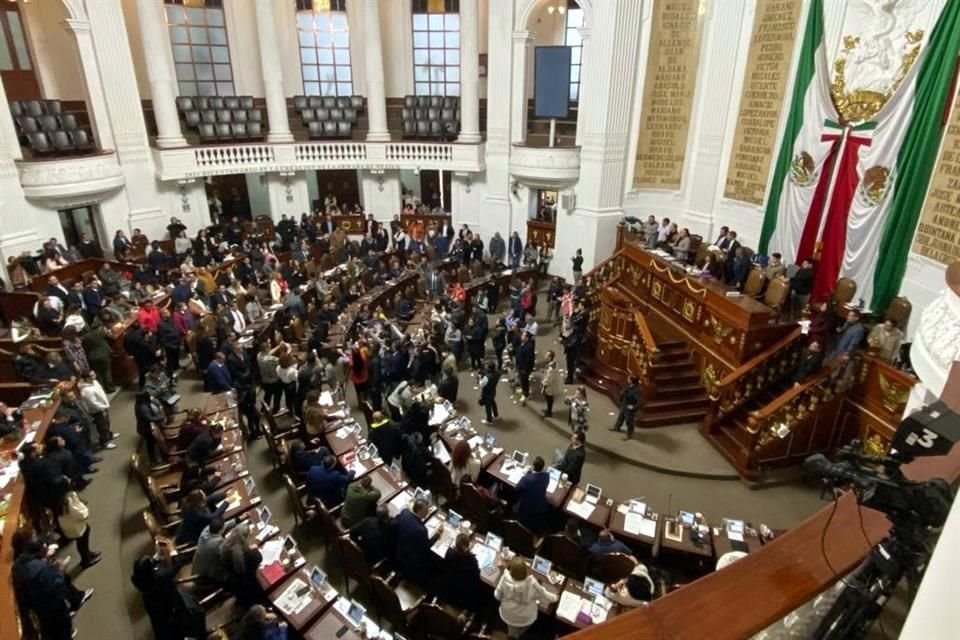 Tras una discusión de casi seis horas, los diputados de Morena evitaron votar en el Congreso de la Ciudad la propuesta de ratificación de Ernestina Godoy.