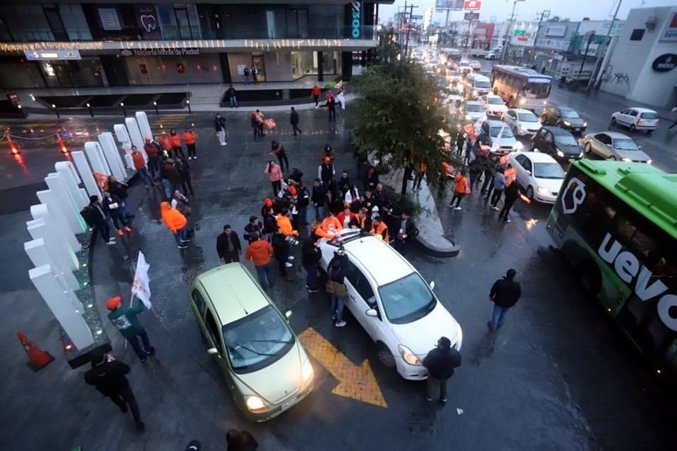 La pega se llevó a cabo en el cruce de la Avenidas Revolución con Chapultepec.