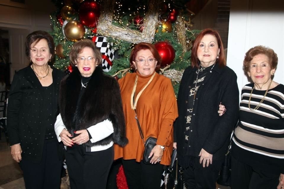 Ernestina de la Garza, Carmelita González, Flora Ponce, Elizabeth Fernández y Elba González