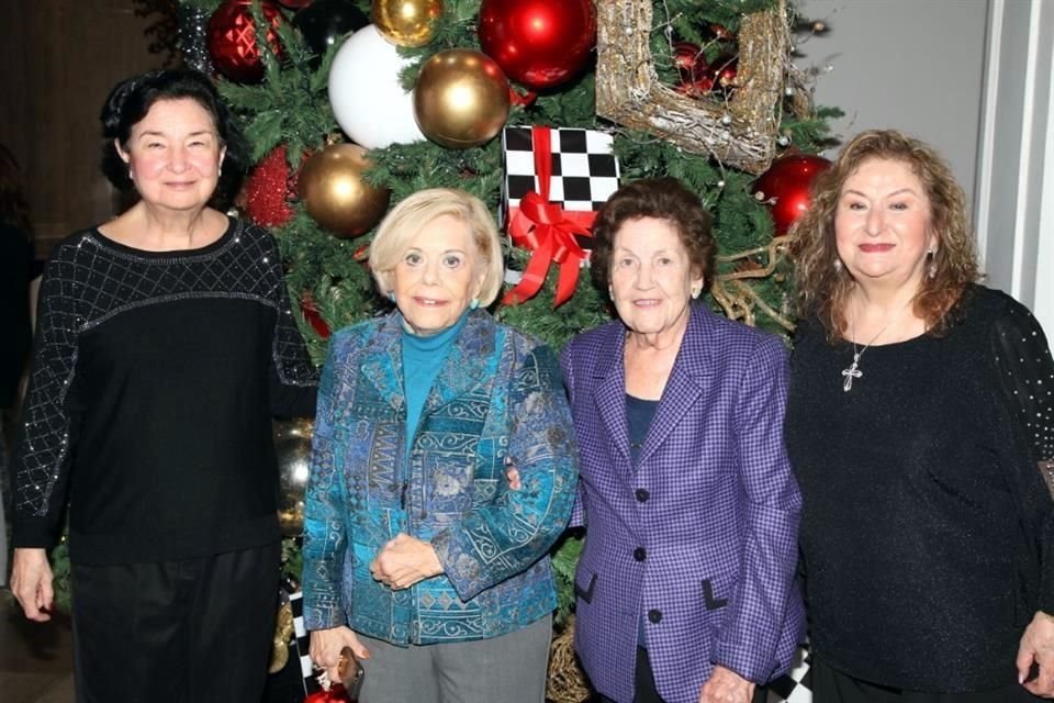 Amalia Cavazos, Leonor Barocio, Elvira Garza y Rosita Peña