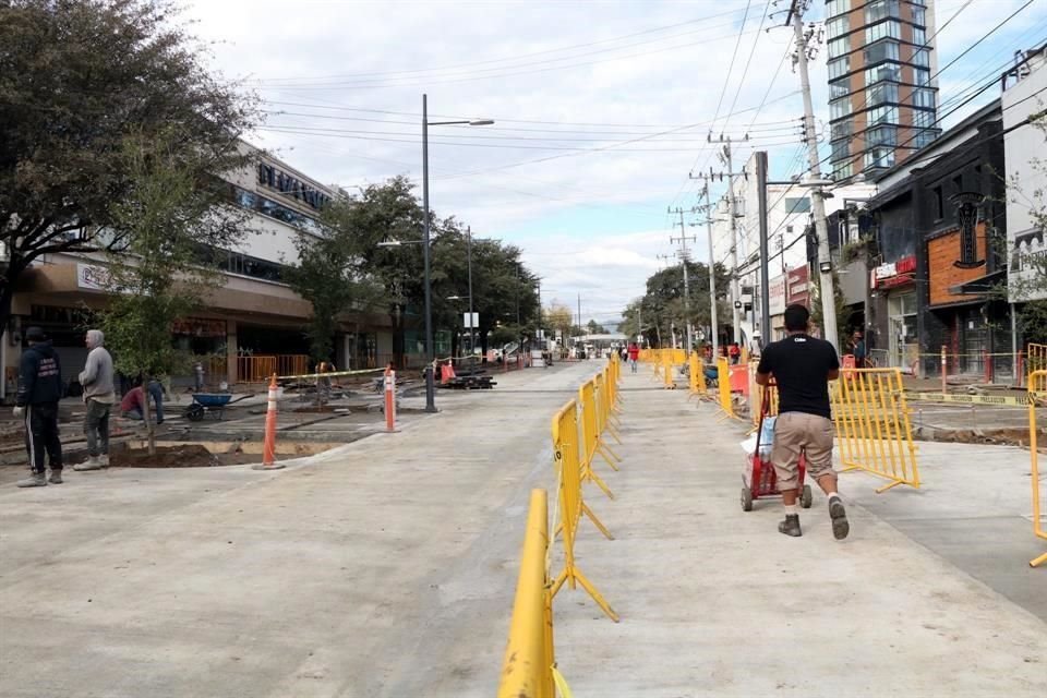 Algunas obras en las banquetas aún están pendientes por parte del Municipio de San Pedro.