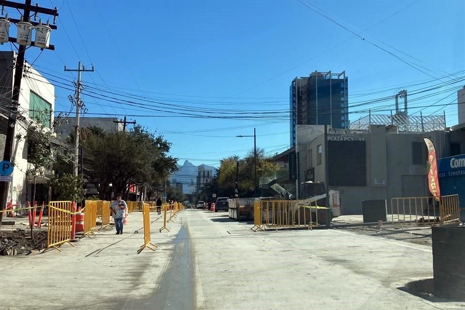 Los transeúntes seguirán teniendo problemas para caminar sobre las calles del Centrito.