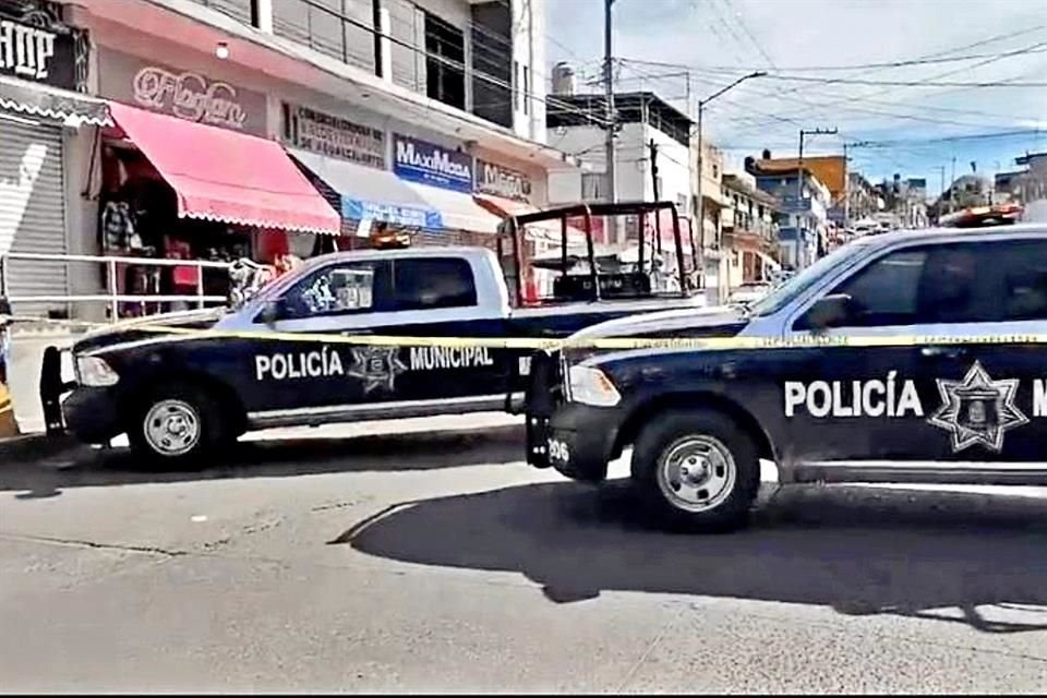 Sujetos asesinaron a Cuauhtémoc Rayas, presidente de la Unión Ganadera Regional de Zacatecas, en una veterinaria en la capital del estado.