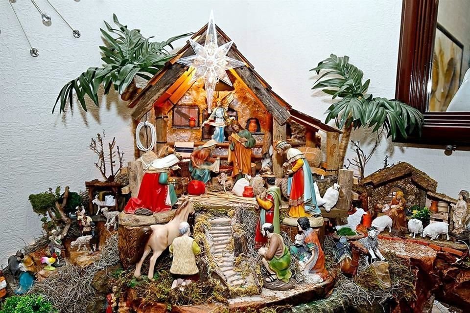 Con un origen que se remonta a hace 800 años, la tradición de recrear la llegada al mundo de Jesús en Belén tiene en Monterrey sus fieles seguidores.