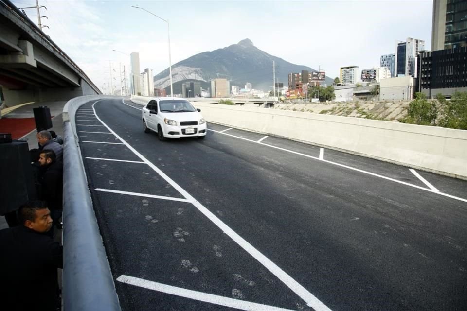Automovilistas ya transitan sobre esta vía.