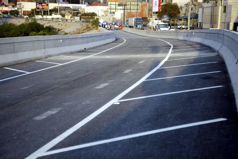 La vía conecta el Boulevard Antonio L. Rodríguez con la Avenida Morones Prieto.