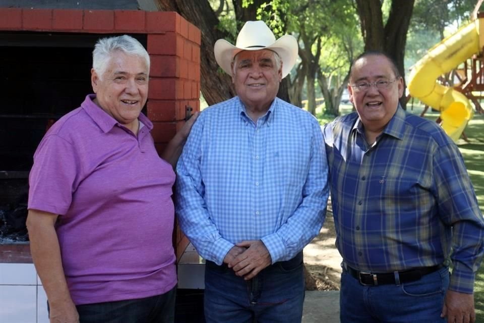 Jaime de León, Saúl Chávez y Ramiro de León