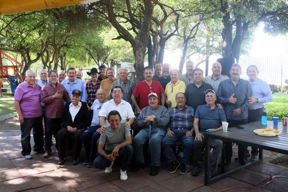 El grupo 'Amigos por siempre' organizó su posada.