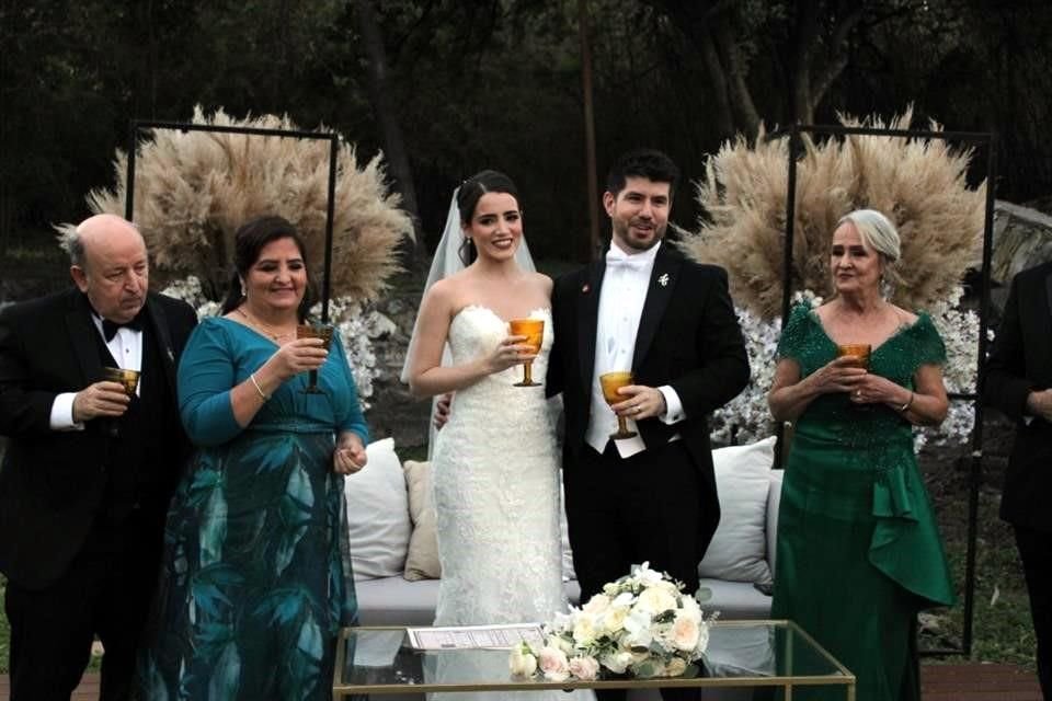 Héctor Genaro Cantú, María Guadalupe Moreno de Cantú, Ana Lucía Cantú, Isaac Lomelí Rodríguez y Lydia María Rodríguez Leal