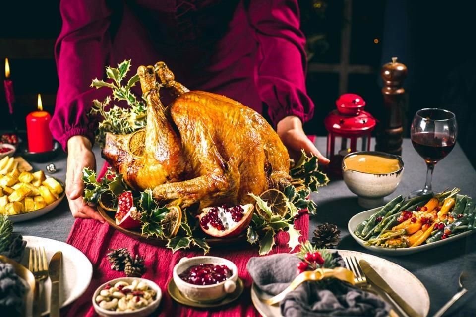 Comer y beber de más en estas celebraciones decembrinas puede repercutir negativamente en tu salud y bienestar, advierten especialistas; exhortan a cuidar cantidad y frecuencia.