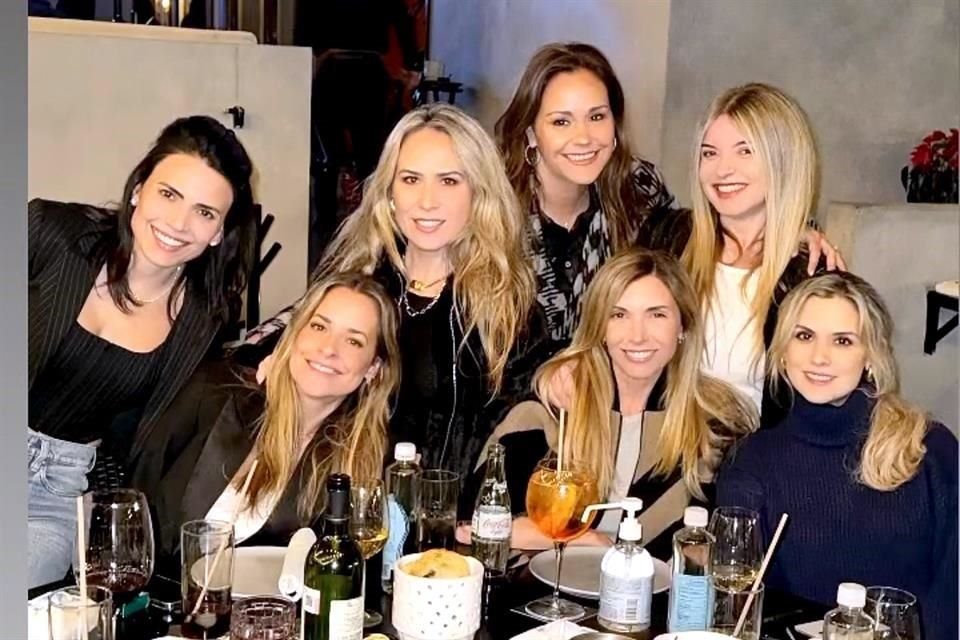 Claudia de la Torre, Vicky Zambrano de Yarte, Laura González, Luly  Fuentes de Gómez, Mariana de la Garza, Cata Bredeé y Verónica Zambrano