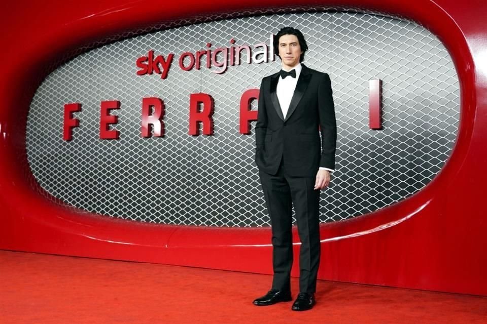 Adam Driver  se encuentra promocionando el filme 'Ferrari'.