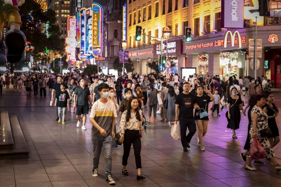 Brotes recientes de Covid volvieron a frenar el gasto de los consumidores en China.