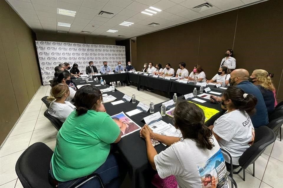 El grupo se reunió con el Fiscal de Tamaulipas, Irving Barrios.