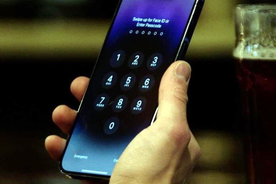 Usuarios de la UE podrían seleccionar un asistente de voz de terceros para que funcione en un iPhone.