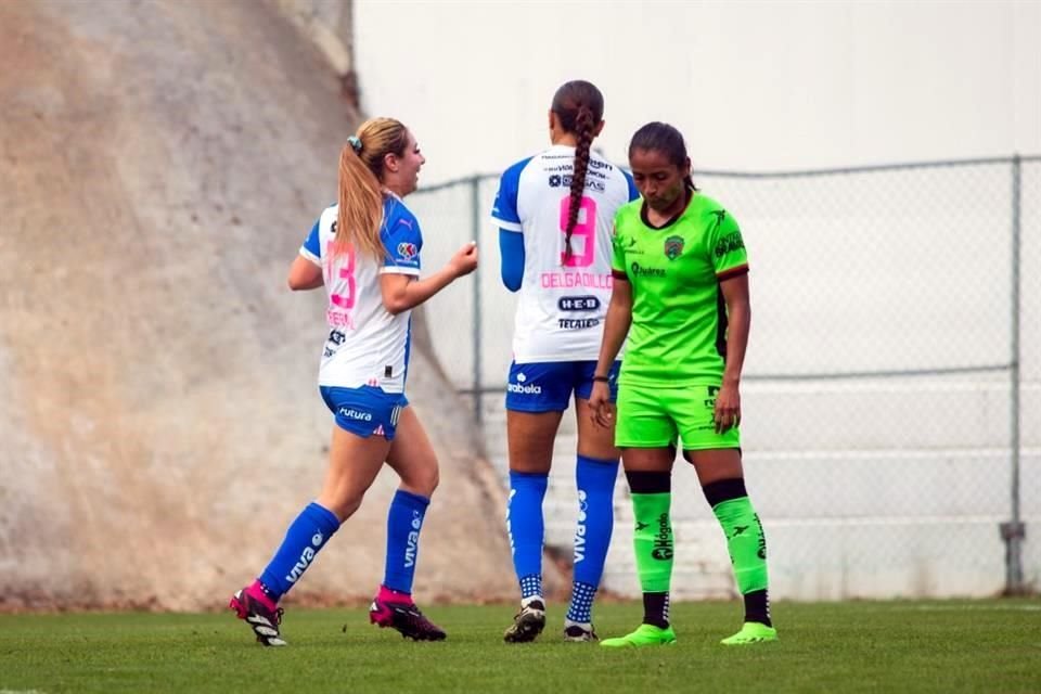 Las Rayadas se impusieron 2-0 sobre Bravas en su primer amistoso rumbo al Clausura 2024, en el duelo que marcó el debut de la costarricense Amelia Valverde como entrenadora albiazul.