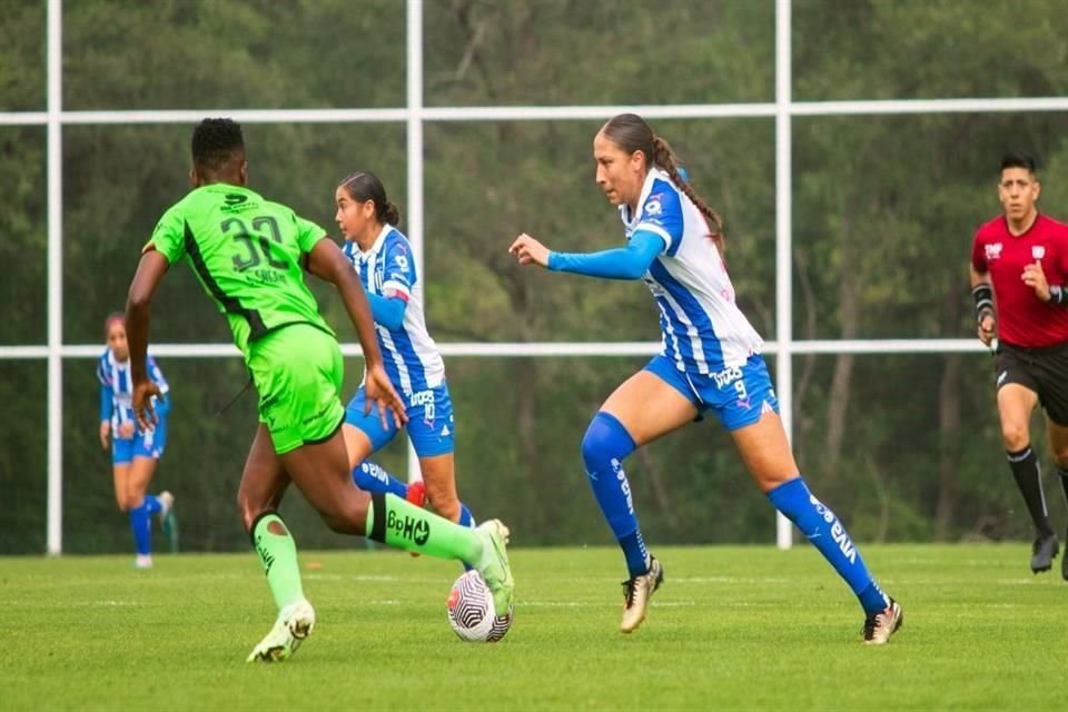 Las Rayadas se impusieron 2-0 sobre Bravas en su primer amistoso rumbo al Clausura 2024, en el duelo que marcó el debut de la costarricense Amelia Valverde como entrenadora albiazul.