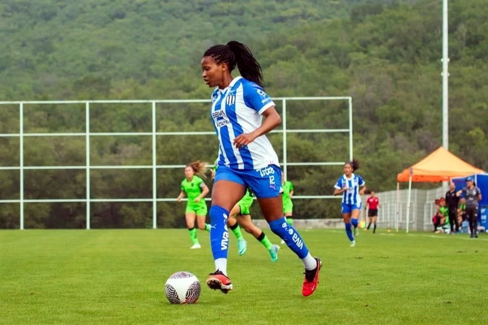 Las Rayadas se impusieron 2-0 sobre Bravas en su primer amistoso rumbo al Clausura 2024, en el duelo que marcó el debut de la costarricense Amelia Valverde como entrenadora albiazul.