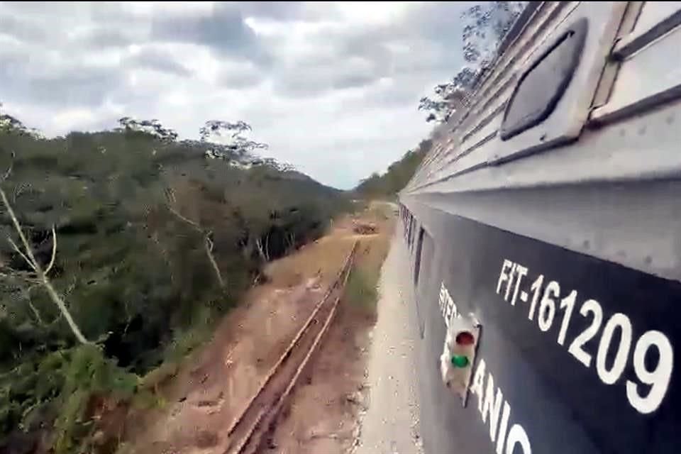 El ferrocarril hizo 3 paradas: en Ixtepec, Jesús Carranza, y Medias Aguas, en Veracruz