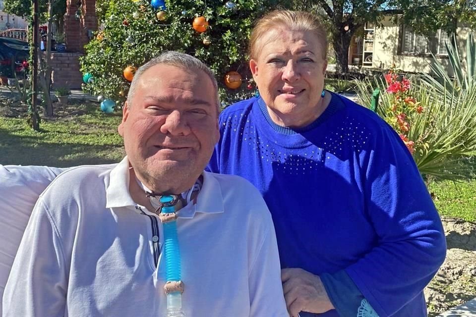 Juany Cantú y su hijo Juan Ángel Ruiz, en Marín, donde la familia radica.