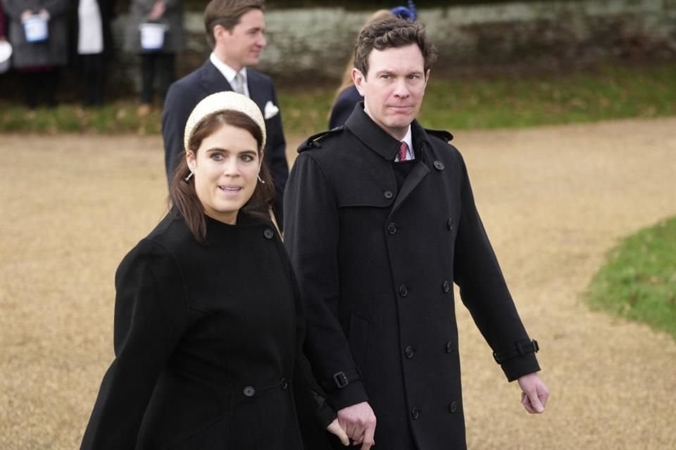 La Princesa Eugenia llegó en compañía de su esposo Jack Brooksbank.