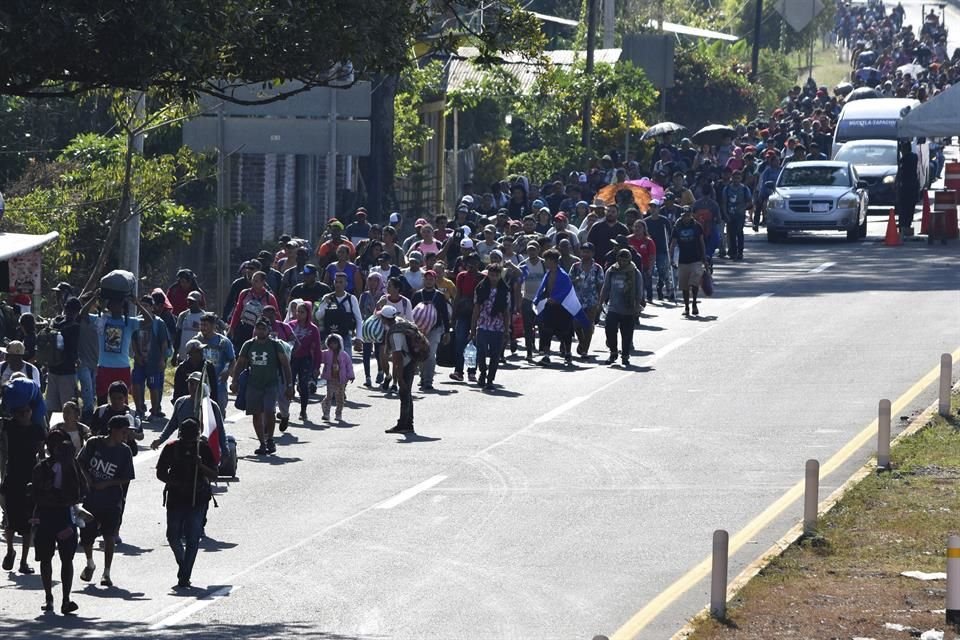 La caravana de migrantes avanza por Huixtla, Chiapas, este 25 de diciembre.