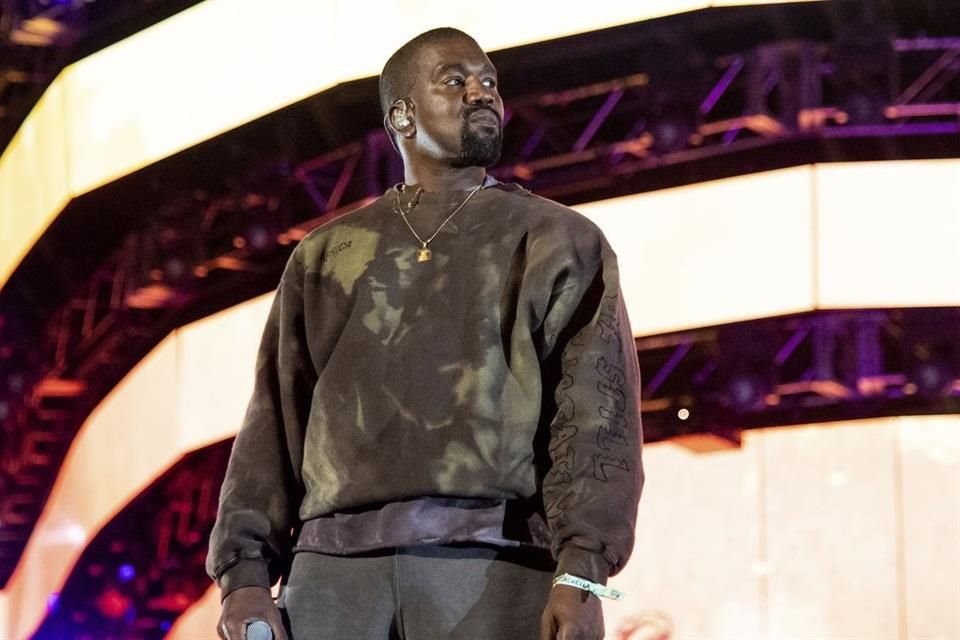 Kanye West se dirigió a la comunidad judía para pedirles perdón por la serie de comentarios antisemitas que emitió en el pasado.