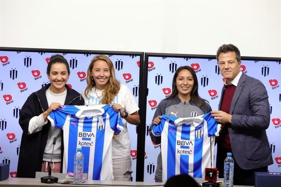 Las defensas Tanna Sánchez y Daniela Monroy fueron presentadas oficialmente como Rayadas.