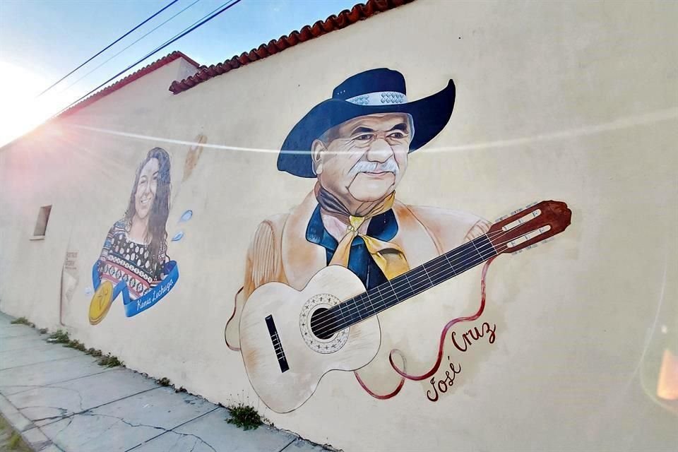 Los habitantes de El Cercado le hicieron un mural a José Isidoro Cruz Campos, 'El Piporro de Santiago', en Santiago.