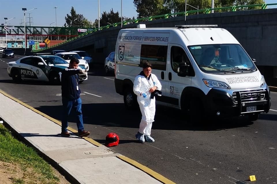 Servicios periciales arribaron al punto para levantar el cadáver que no pudo ser identificado en la zona.