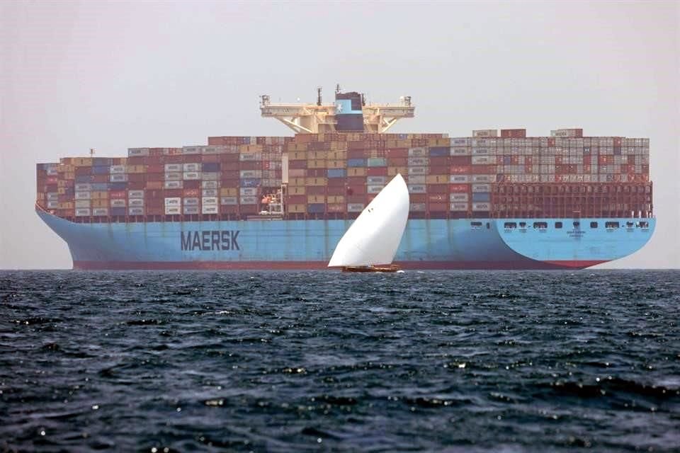 El Maersk Hangzhou sufrió los ataques cerca de Yemen mientras viajaba de Singapur a Port Suez en Egipto, dijo la compañía este domingo.