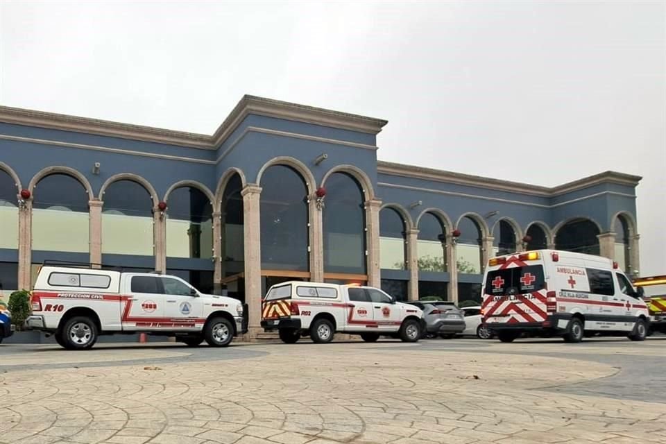 Cuerpos de auxilio se movilizan a oficinas de Value Grupo Financierto.