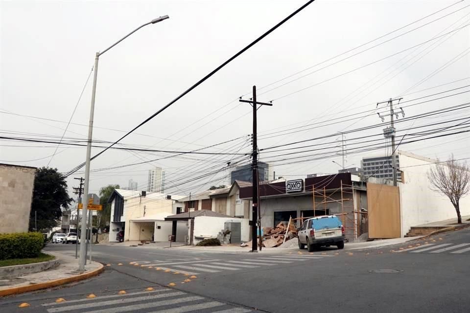 La fachada de la tienda, ubicada en el cruce Río Amacuzac y Río Blanco, está casi terminada.