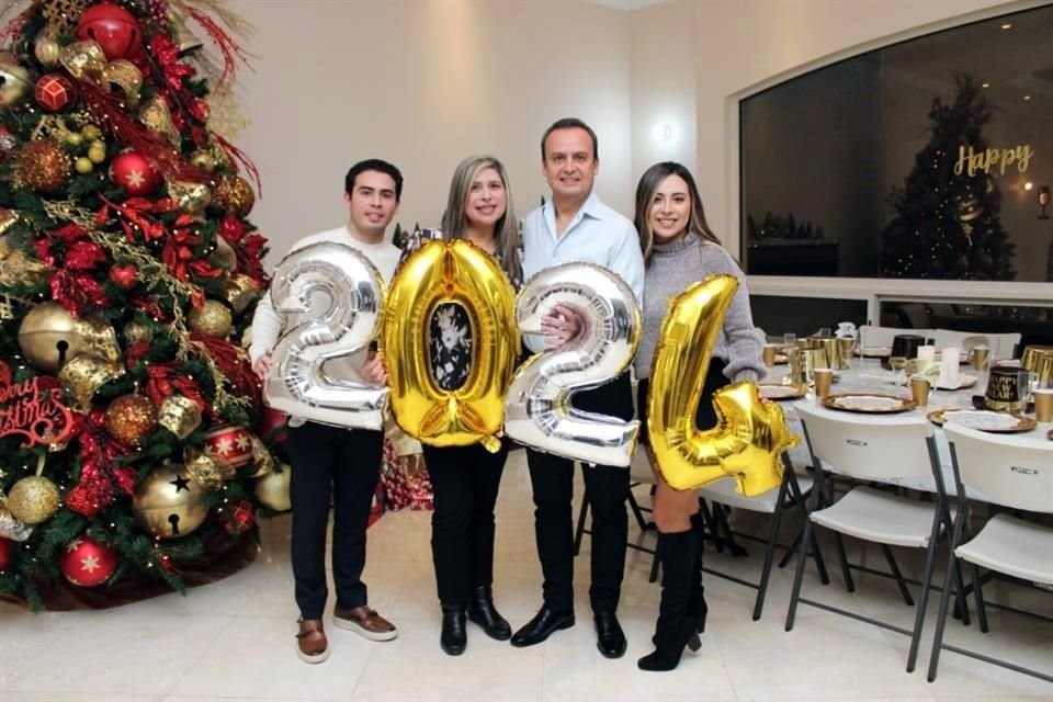 Eduardo Pelayo Díaz, Alejandra Díaz, Eduardo Pelayo y Andrea Pelayo