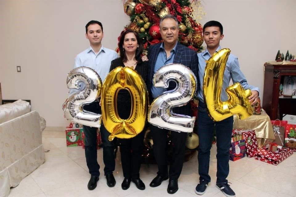 Daniel García, Diana Díaz, Humberto Garcia y Andrés García