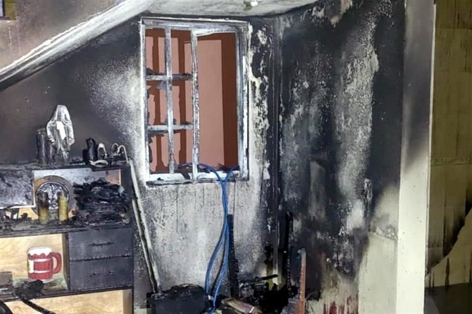 El reporte del siniestro se registró cerca de las 22:20 horas en la casa ubicada en la calle Ruteros.