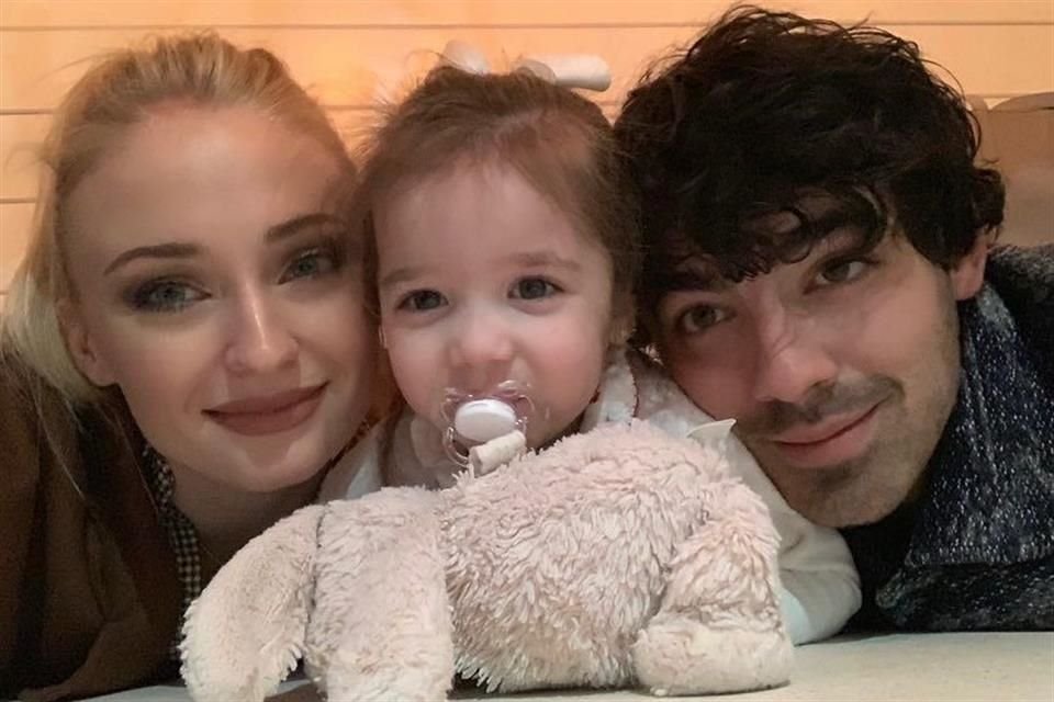 Se cree que Joe Jonas viajó  a Nueva York por sus hijas, luego de que pasaran las fiestas decembrinas.